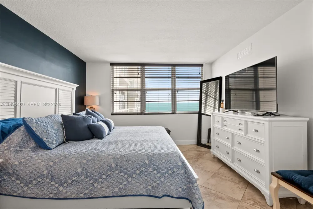 6917 Collins Ave #1609 Miami Beach, FL 33141