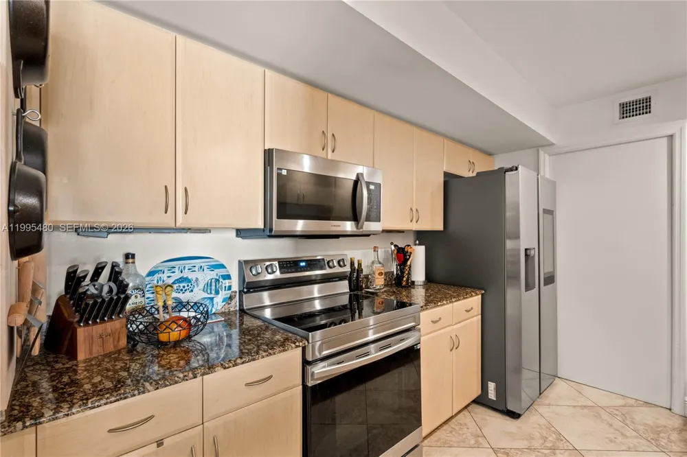 6917 Collins Ave #1609 Miami Beach, FL 33141
