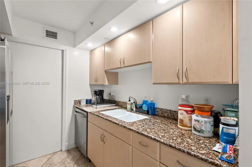 6917 Collins Ave #1609 Miami Beach, FL 33141