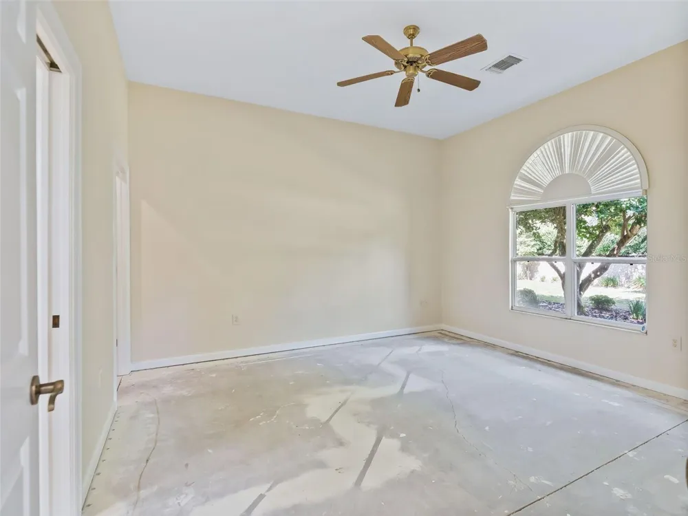 1256 AVENIDA DE LAS CASAS Lady Lake, FL 32159