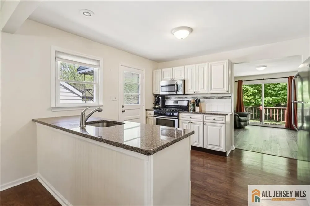 61 Wickom Avenue Hamilton, NJ 08690