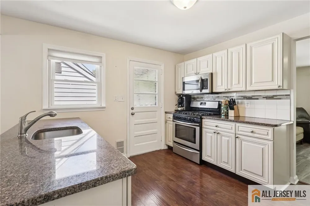 61 Wickom Avenue Hamilton, NJ 08690