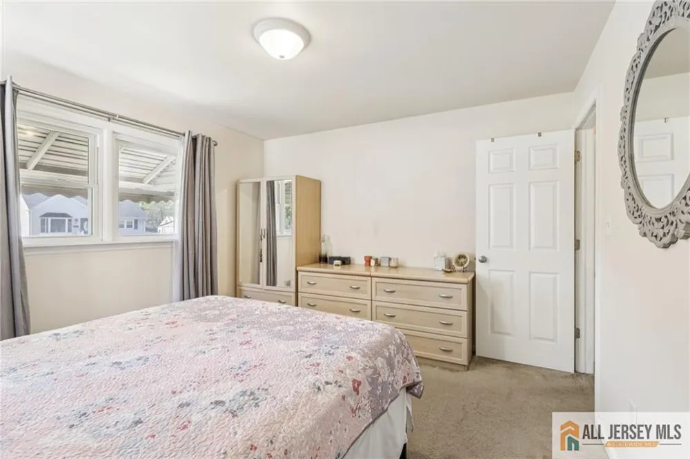 61 Wickom Avenue Hamilton, NJ 08690