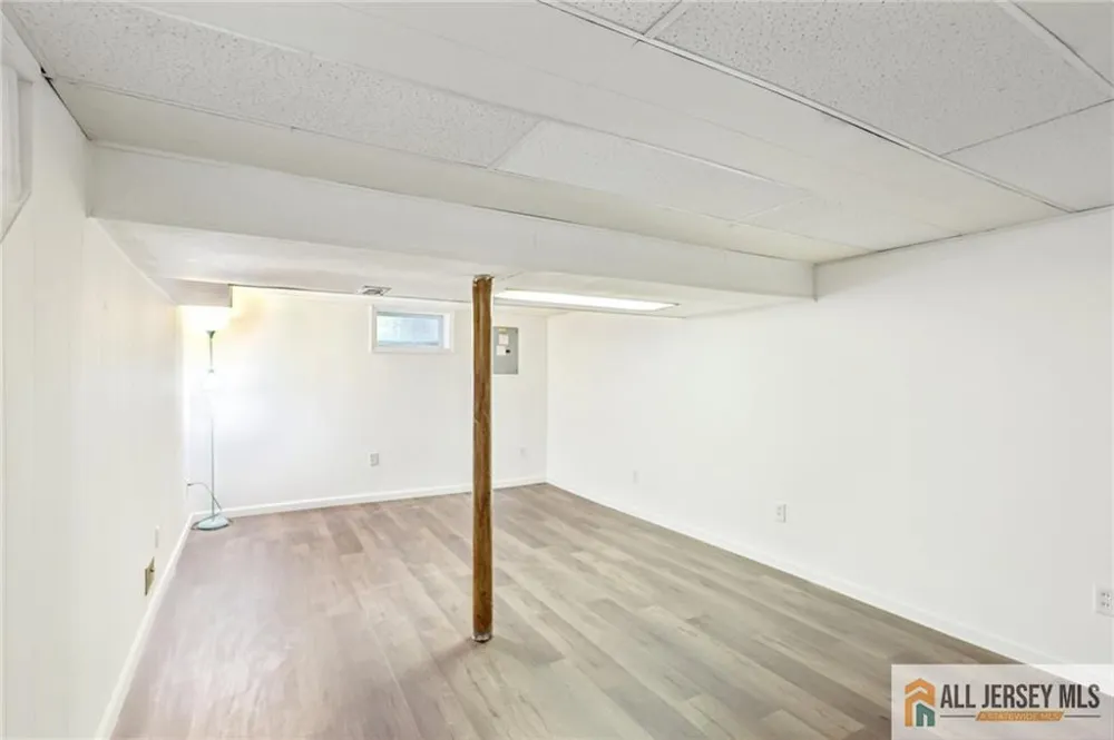 61 Wickom Avenue Hamilton, NJ 08690