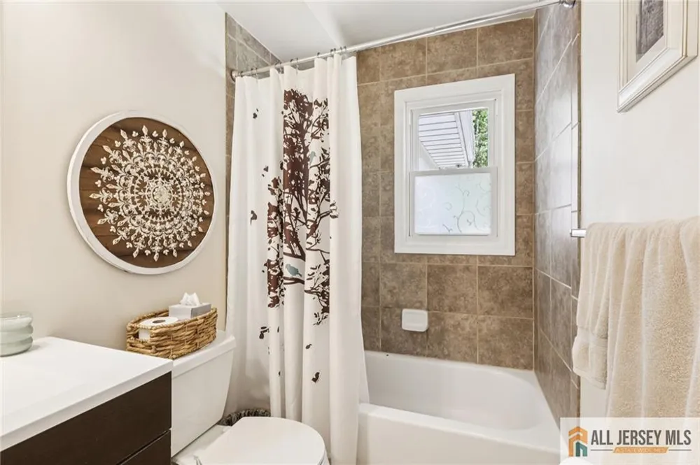 61 Wickom Avenue Hamilton, NJ 08690