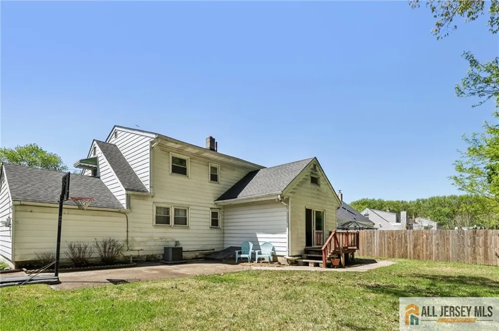 61 Wickom Avenue Hamilton, NJ 08690
