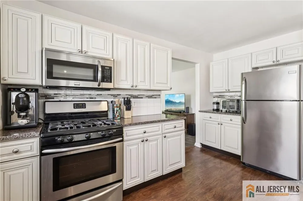 61 Wickom Avenue Hamilton, NJ 08690
