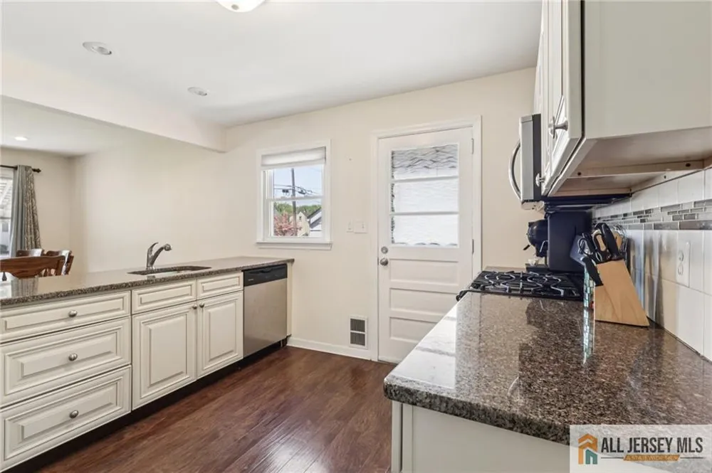 61 Wickom Avenue Hamilton, NJ 08690