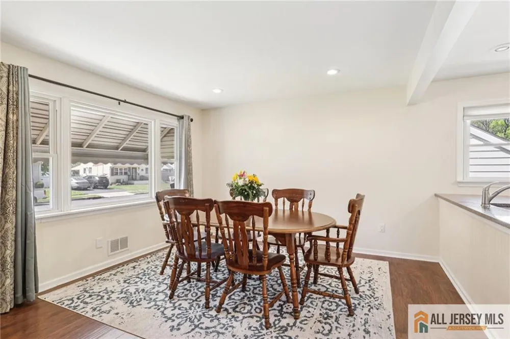 61 Wickom Avenue Hamilton, NJ 08690