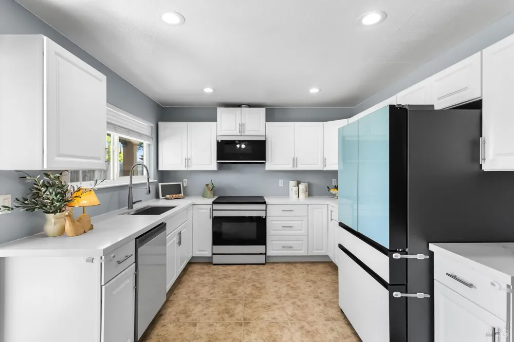 387 Colonial Circle Vacaville, CA 95687