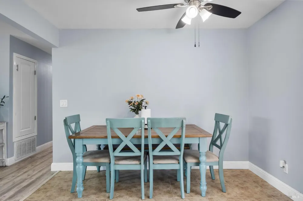 387 Colonial Circle Vacaville, CA 95687