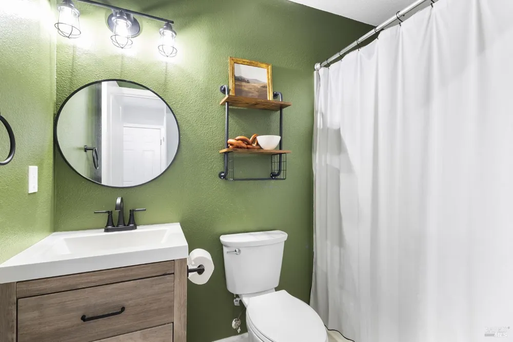 387 Colonial Circle Vacaville, CA 95687
