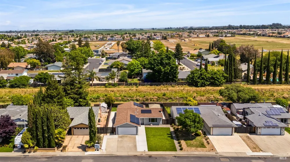 387 Colonial Circle Vacaville, CA 95687