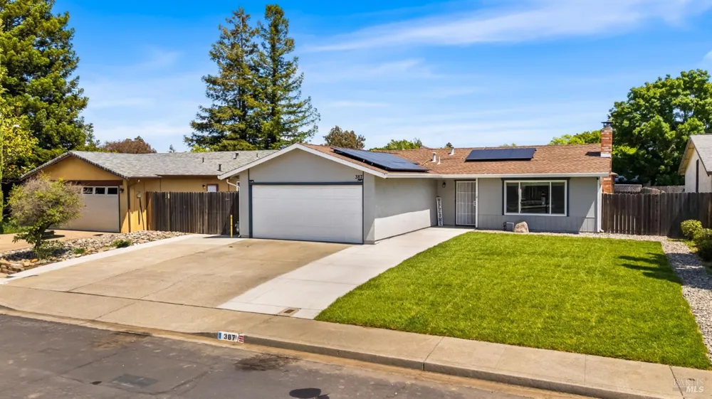 387 Colonial Circle Vacaville, CA 95687