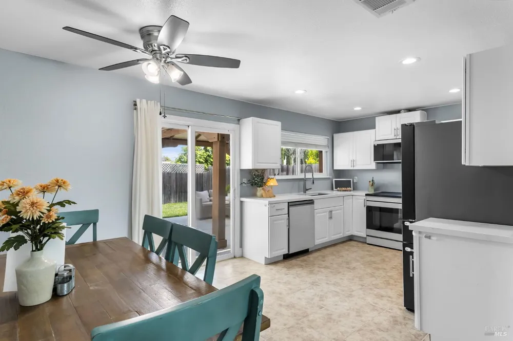 387 Colonial Circle Vacaville, CA 95687