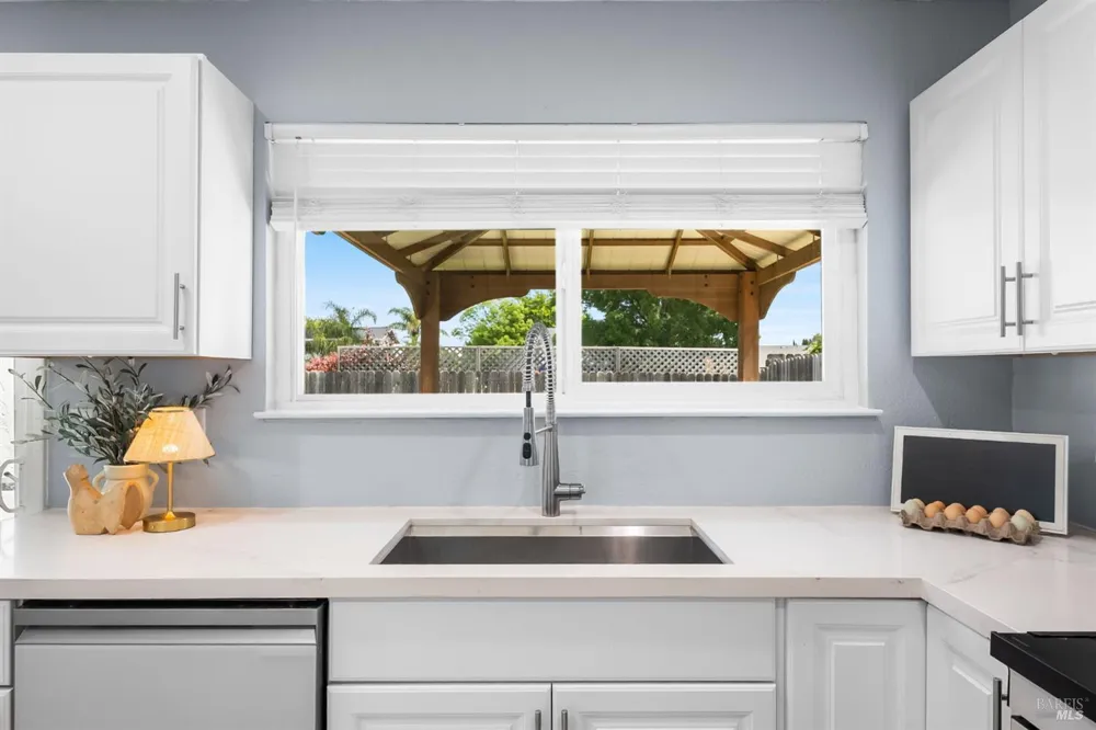 387 Colonial Circle Vacaville, CA 95687
