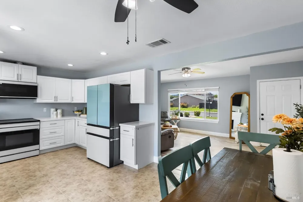 387 Colonial Circle Vacaville, CA 95687
