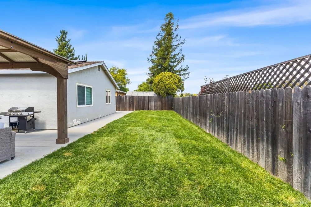 387 Colonial Circle Vacaville, CA 95687