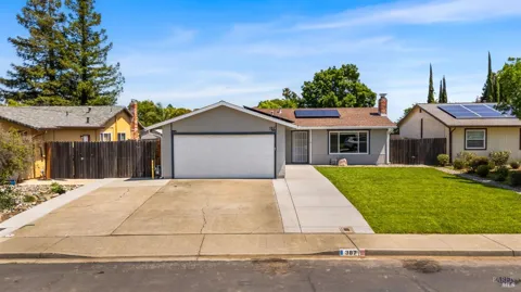 387 Colonial Circle