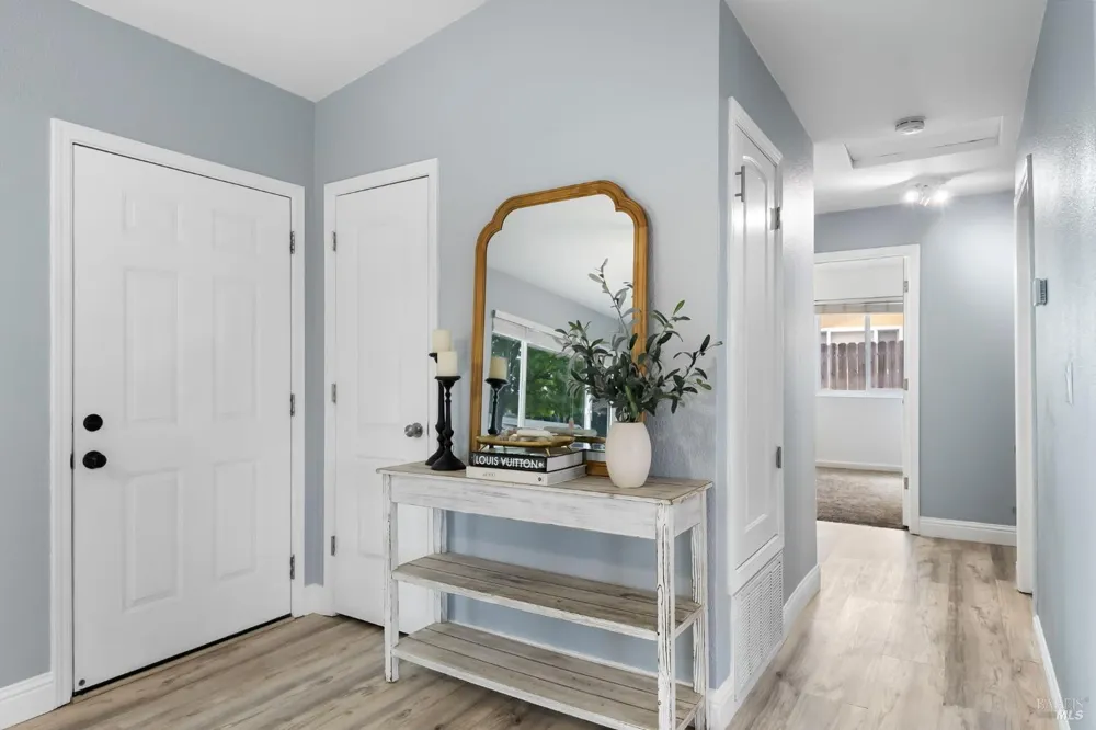 387 Colonial Circle Vacaville, CA 95687