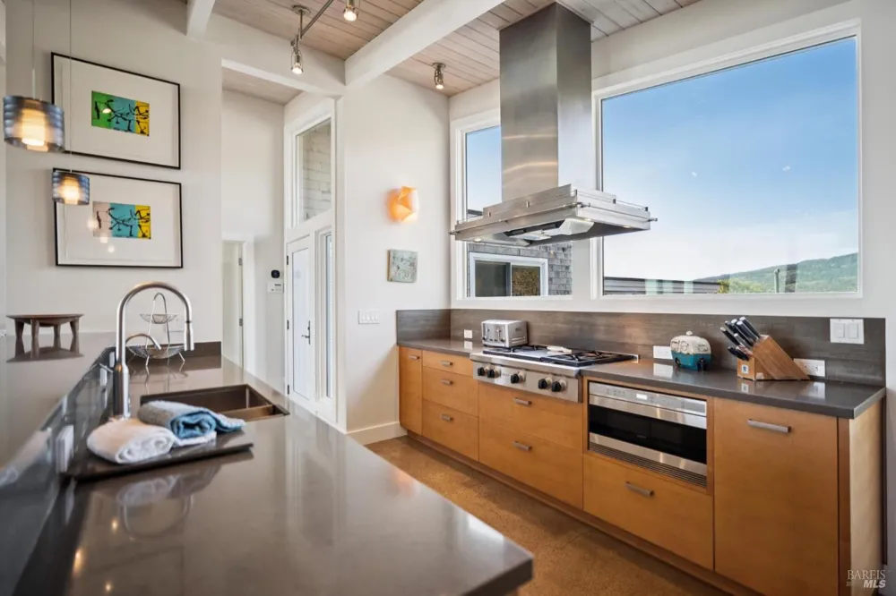 324 Seadrift Road Stinson Beach, CA 94970