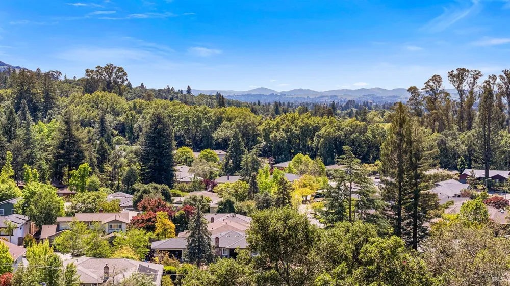 3824 Clear Ridge Santa Rosa, CA 95404