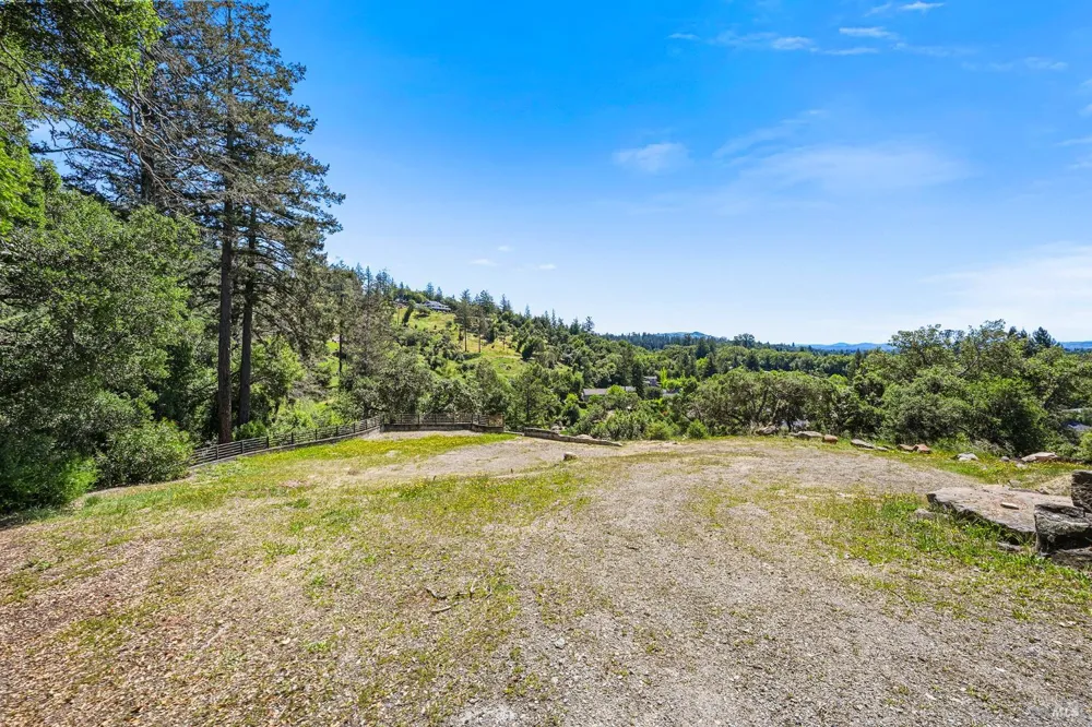 3824 Clear Ridge Santa Rosa, CA 95404