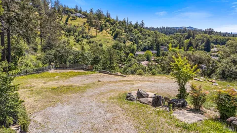 3824 Clear Ridge