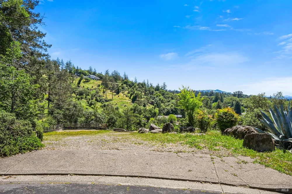 3824 Clear Ridge Santa Rosa, CA 95404