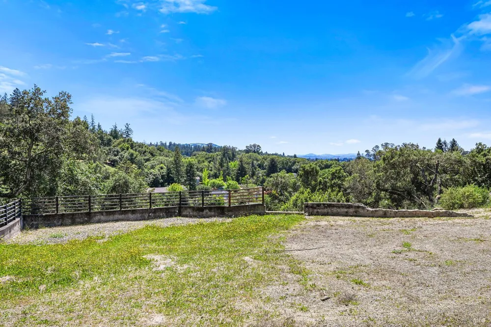 3824 Clear Ridge Santa Rosa, CA 95404