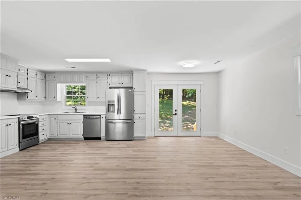 117 Kingswood Place Drive Walnut Cove, NC 27052