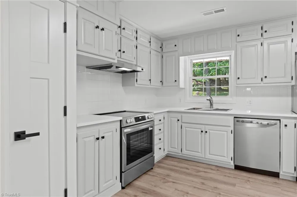 117 Kingswood Place Drive Walnut Cove, NC 27052