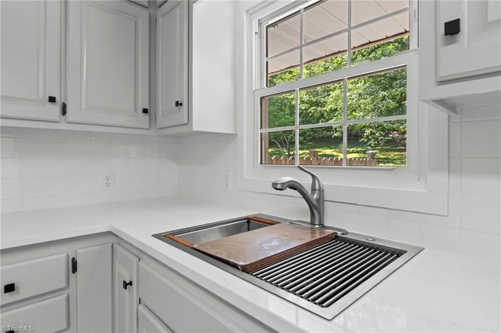 117 Kingswood Place Drive Walnut Cove, NC 27052