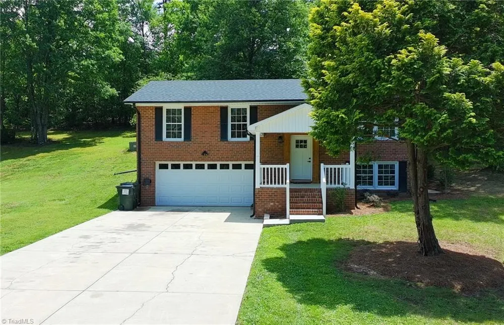 117 Kingswood Place Drive Walnut Cove, NC 27052