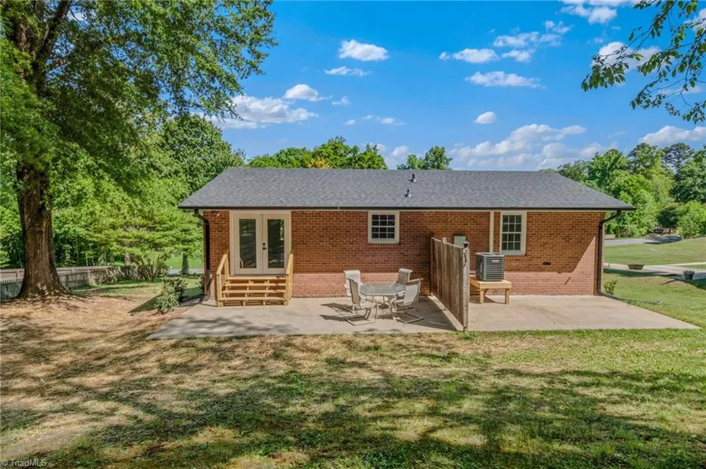 117 Kingswood Place Drive Walnut Cove, NC 27052