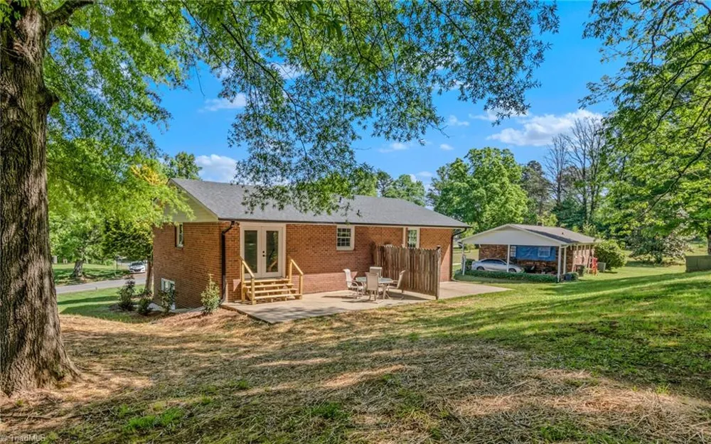 117 Kingswood Place Drive Walnut Cove, NC 27052