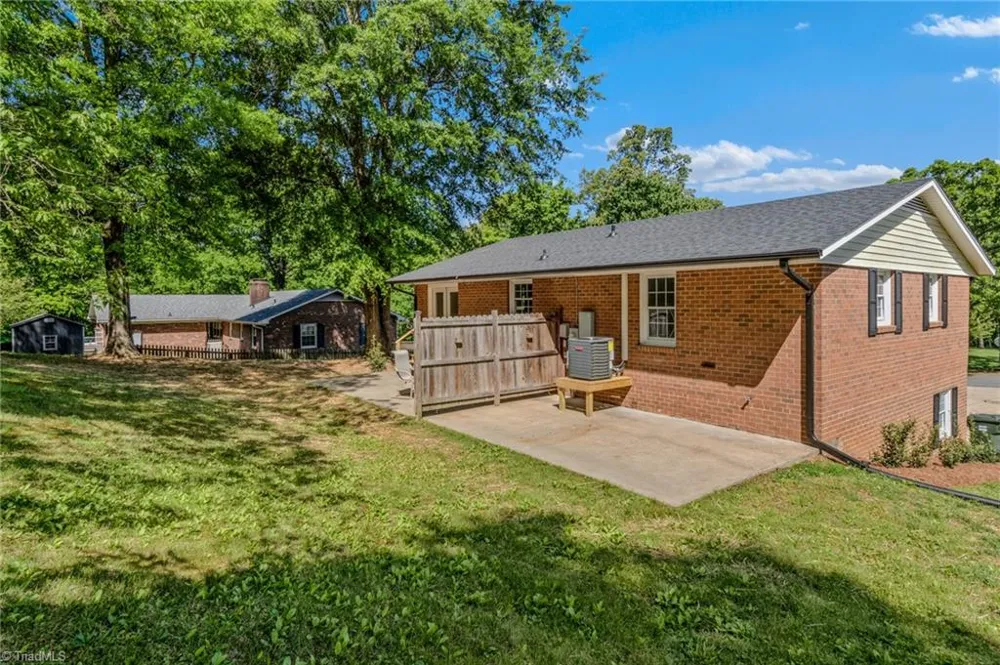 117 Kingswood Place Drive Walnut Cove, NC 27052