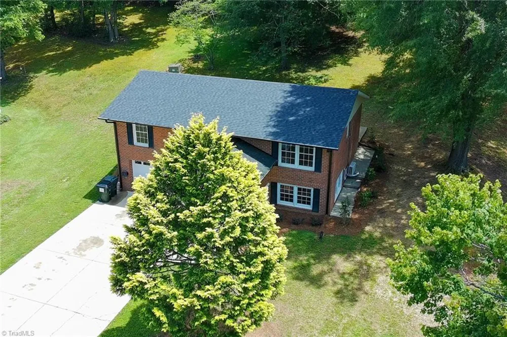 117 Kingswood Place Drive Walnut Cove, NC 27052