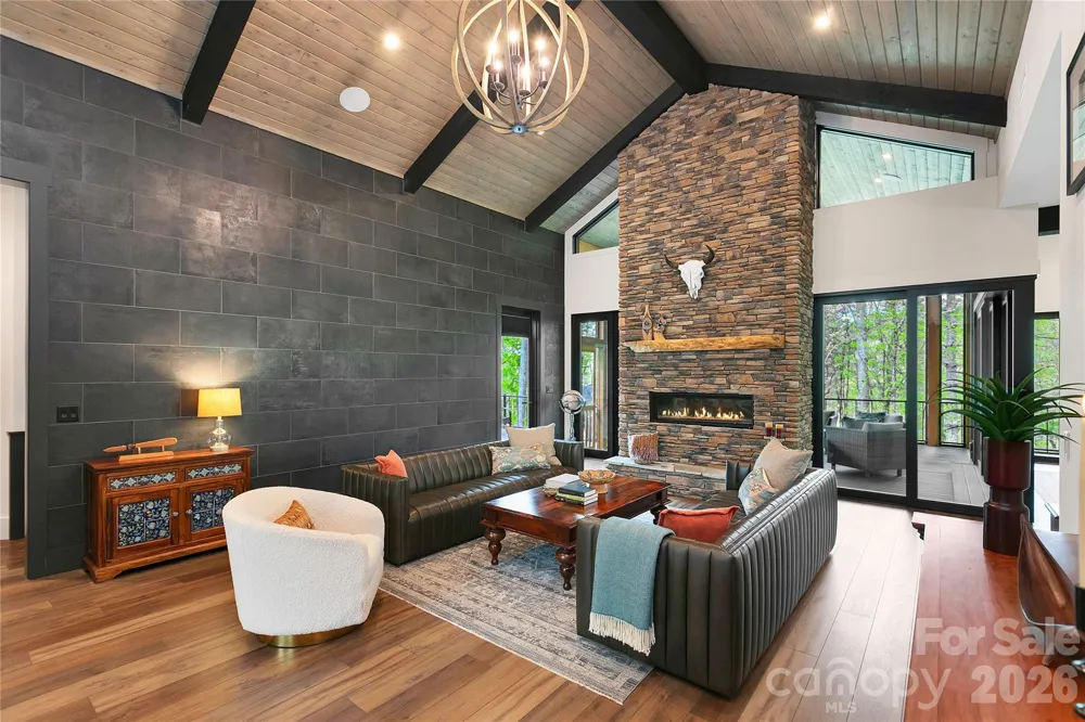 726 Ugugu Drive Brevard, NC 28712