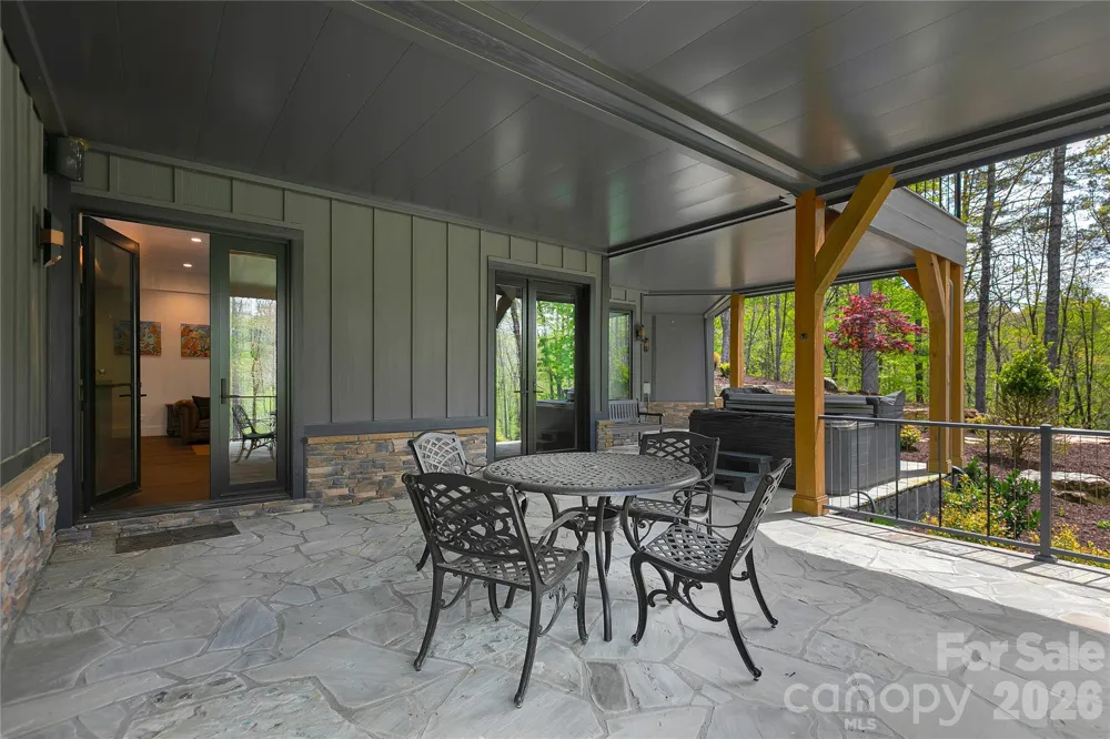 726 Ugugu Drive Brevard, NC 28712