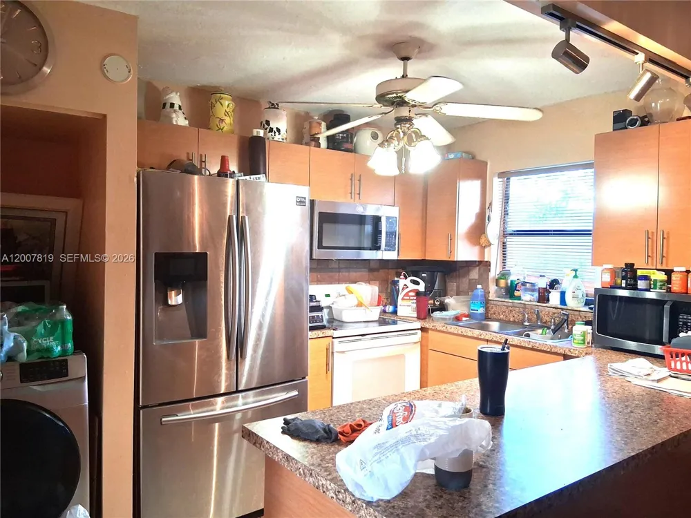 3429 SW 52nd Ave Pembroke Park, FL 33023