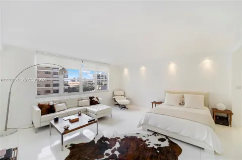 100 Lincoln Rd #605