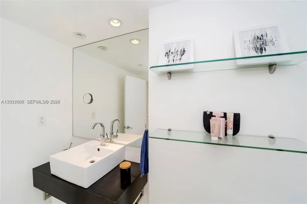 100 Lincoln Rd #605 Miami Beach, FL 33139