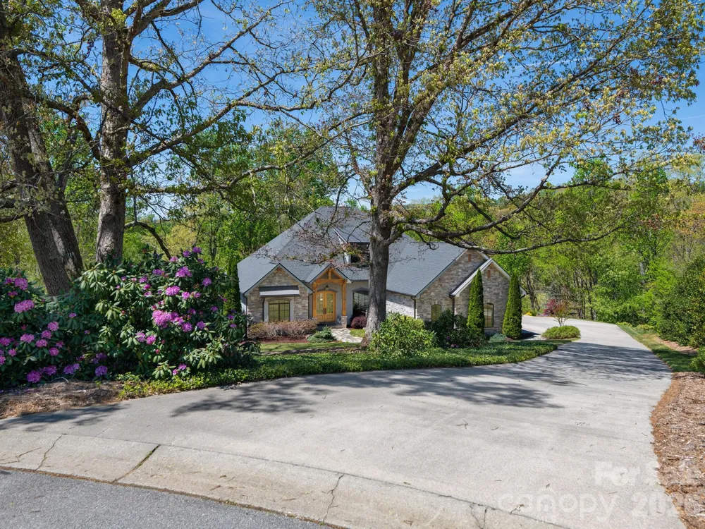 28 Falling Star Court Fletcher, NC 28732