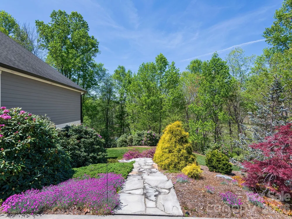 28 Falling Star Court Fletcher, NC 28732