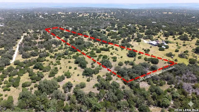 211 SPRING RD Fredericksburg, TX 78624