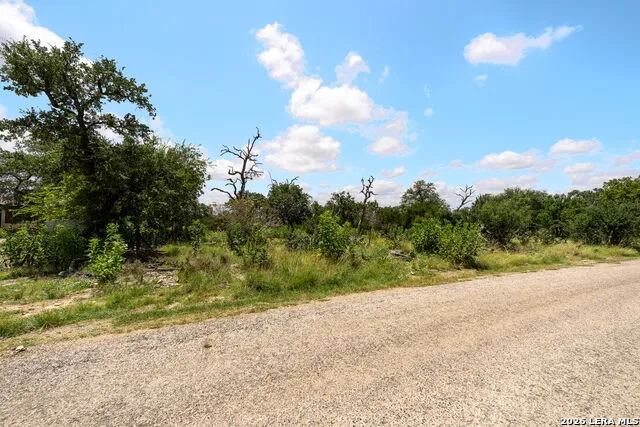211 SPRING RD Fredericksburg, TX 78624