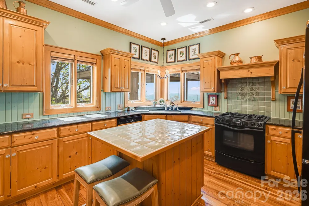 206 Twin Springs Road Blowing Rock, NC 28605