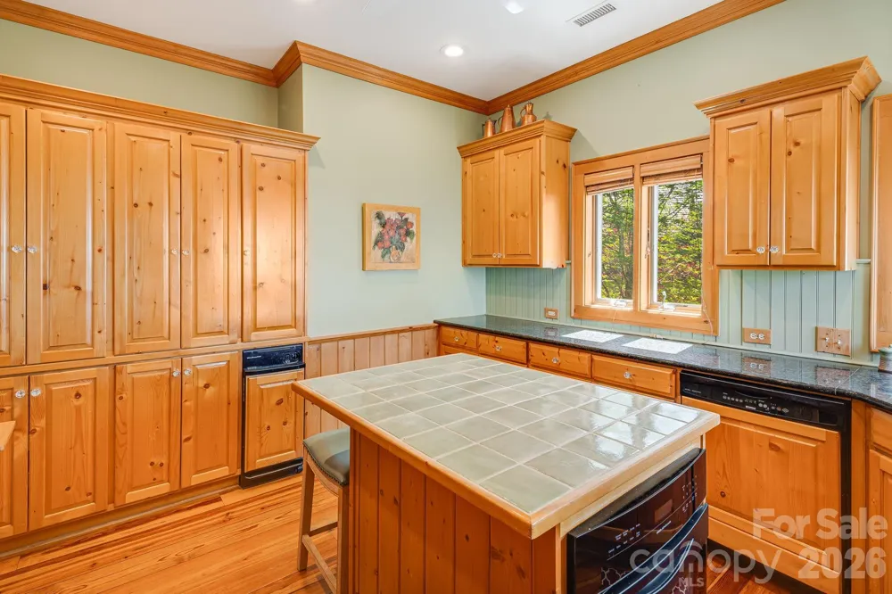 206 Twin Springs Road Blowing Rock, NC 28605
