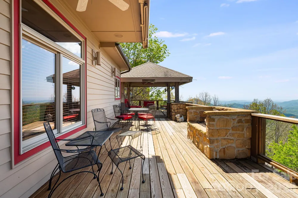 206 Twin Springs Road Blowing Rock, NC 28605